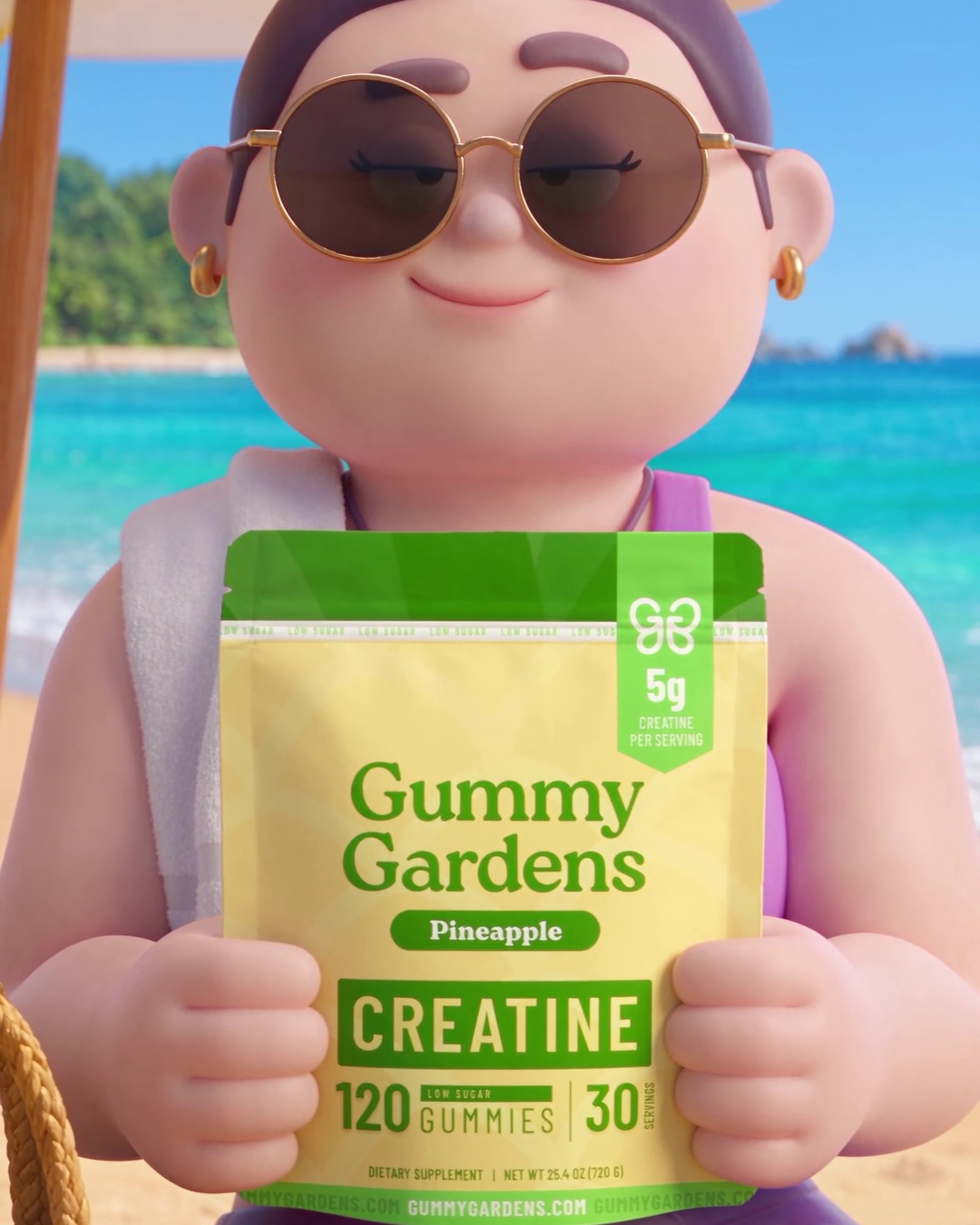 Lifestyle photo: Pineapple, animated Gigi on the beach